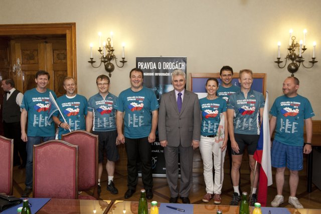 5. Chairman of Senat with SNTD team