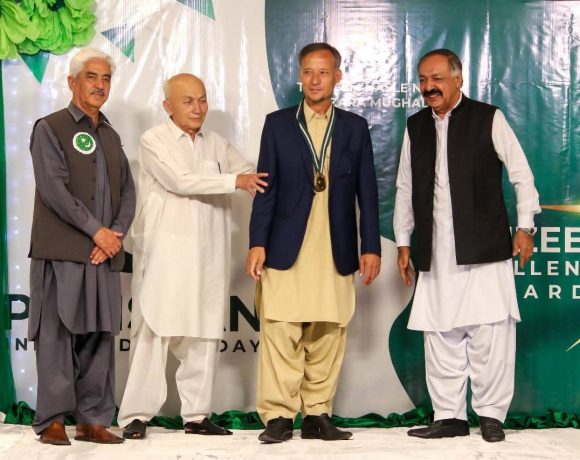 Congratulations to Hameed ulMehdi – Recipient of the Tanzeem Excellence Award