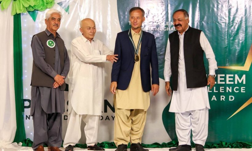 Congratulations to Hameed ulMehdi – Recipient of the Tanzeem Excellence Award Congratulations to Hameed ulMehdi – Recipient of the Tanzeem Excellence Award